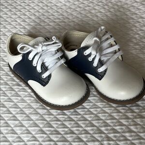 Footmates Oxford. White and Navy. Size 6.5